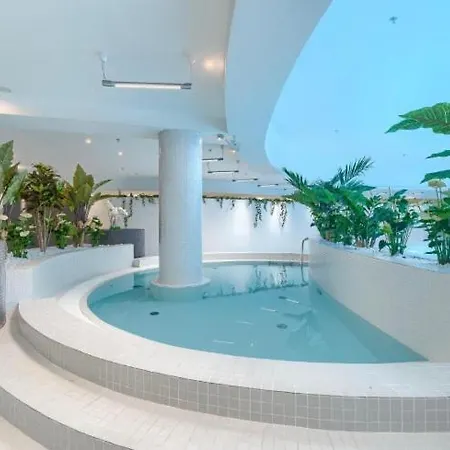 Hanza Tower Deluxe Sauna & Jacuzzi & Pool Stettin